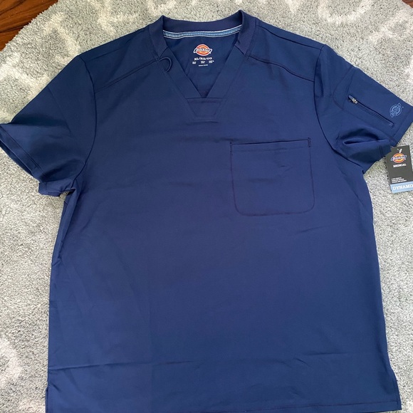 Men's Dickies Dynamix V-Neck Scrub Top with Zipper Pocket, Navy Blue - Picture 2 of 14
